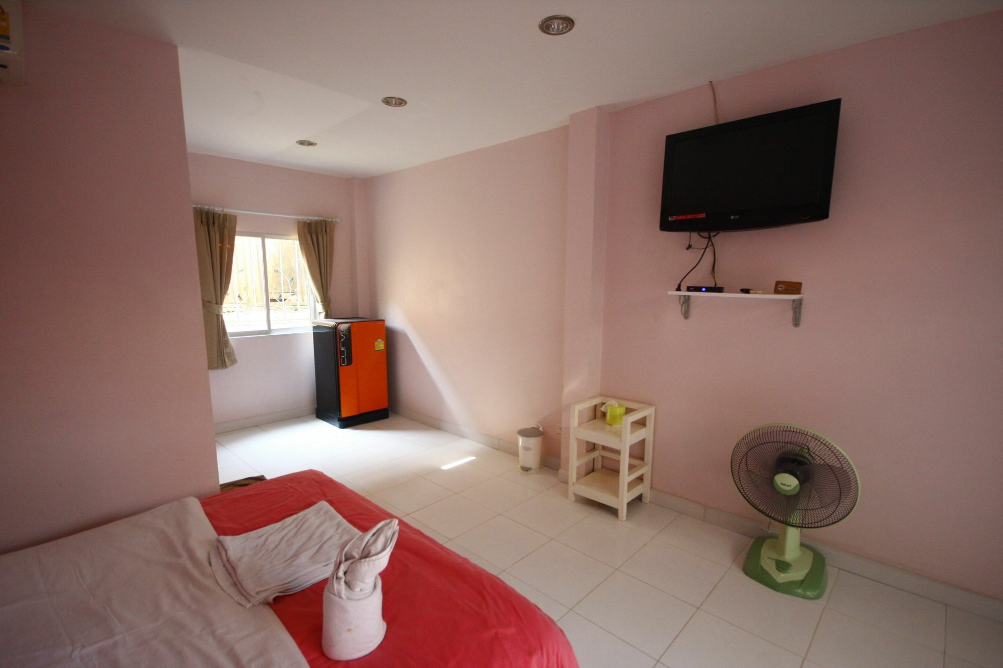 Tawaen Beach Resort Ко Ларн Екстериор снимка