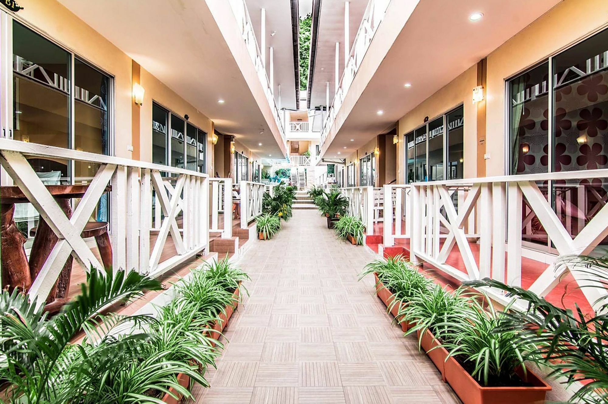 Tawaen Beach Resort Ко Ларн Екстериор снимка
